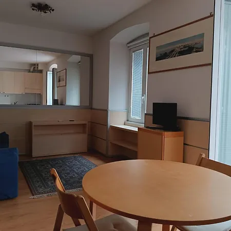 Апартаменти Casa Letizia Historical Center X2 *